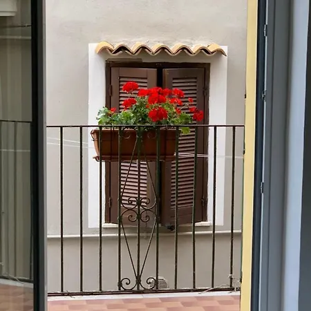Angolo 54 *